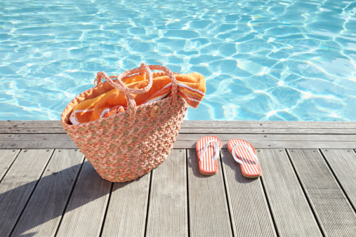 Du robot à la pompe de piscine, les accessoires indispensables pour votre piscine