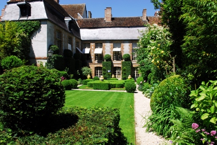 Cour ou jardin, critères de choix