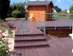 Mettre en place une terrasse en plastique